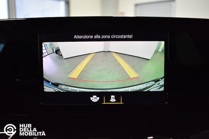 MERCEDES-BENZ GLA 200 d Automatic Premium